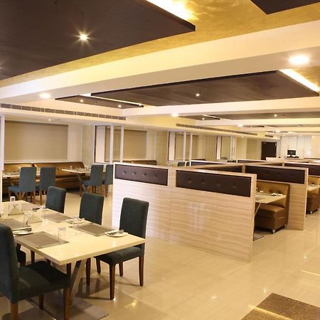 היידראבד Nova Pride Hotel מראה חיצוני תמונה