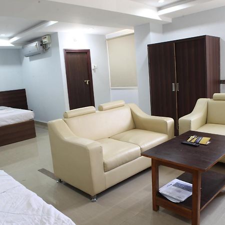 היידראבד Nova Pride Hotel מראה חיצוני תמונה