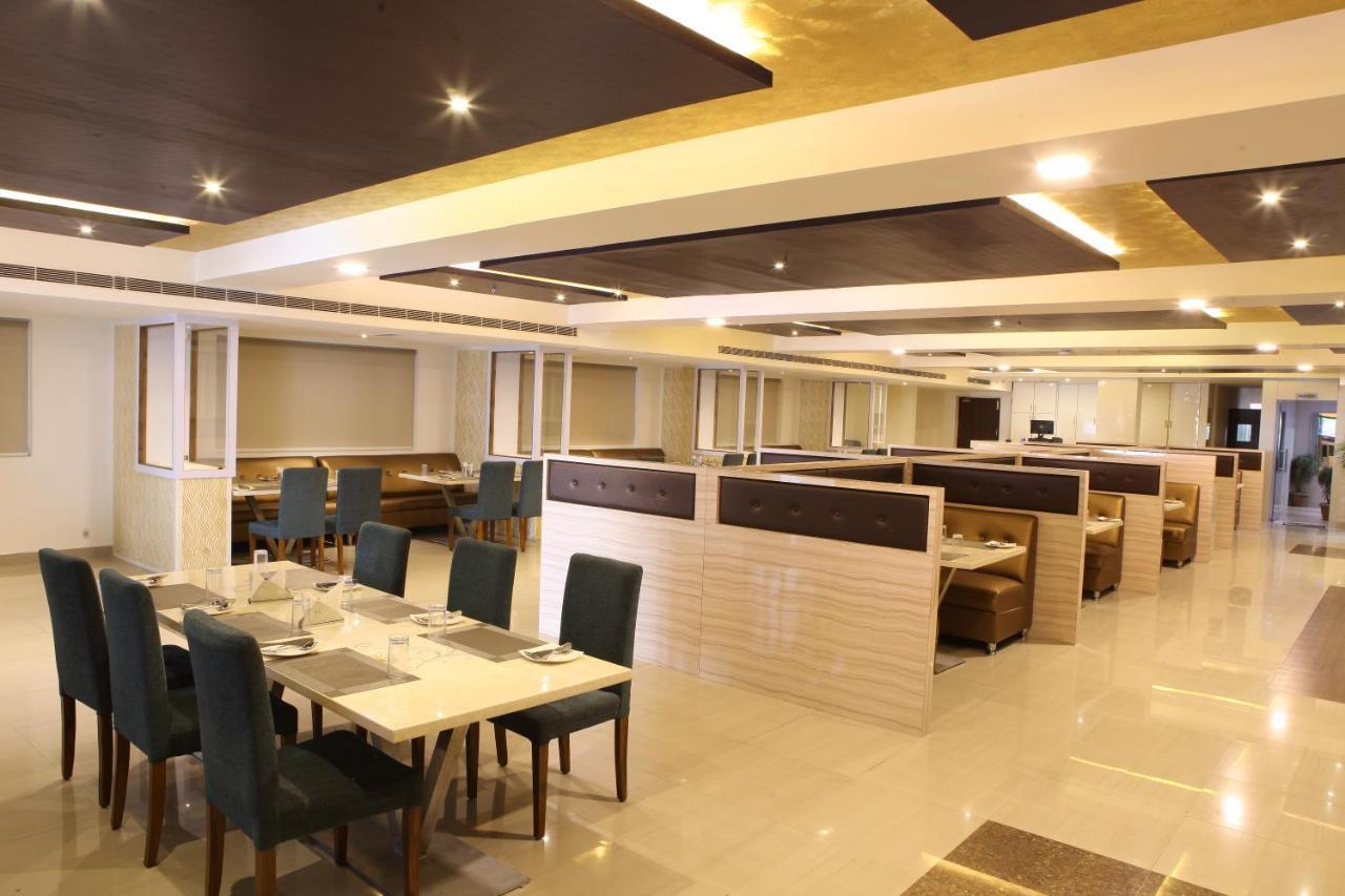 היידראבד Nova Pride Hotel מראה חיצוני תמונה