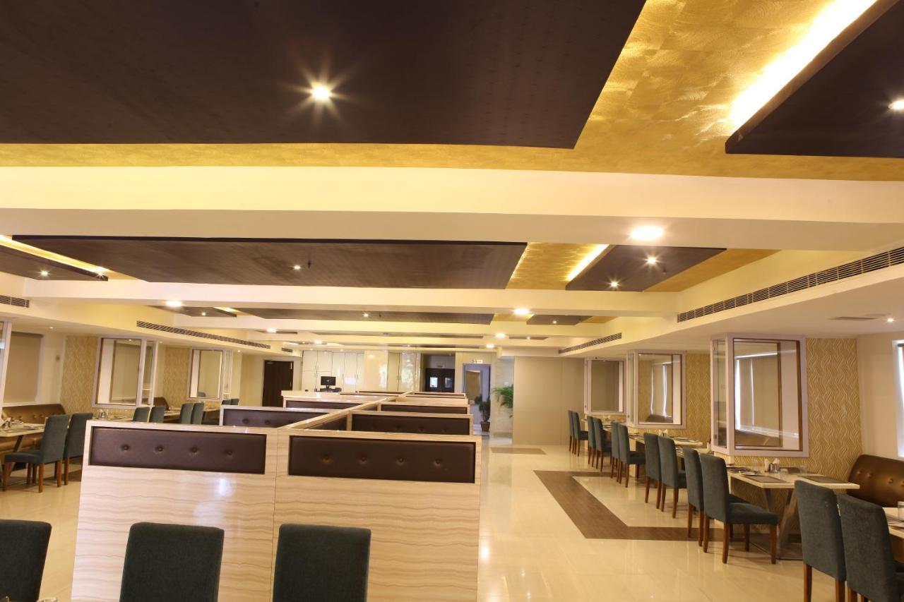 היידראבד Nova Pride Hotel מראה חיצוני תמונה