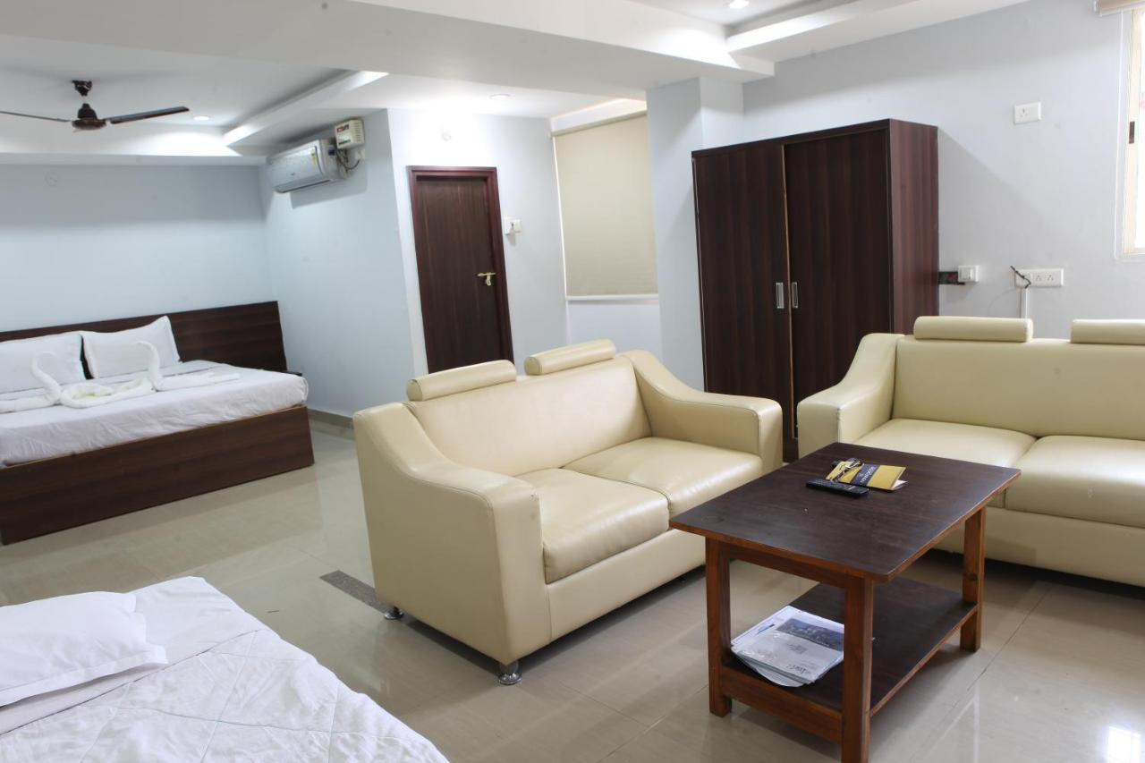 היידראבד Nova Pride Hotel מראה חיצוני תמונה